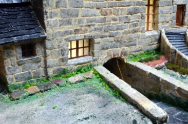 Chateau de Dol-de-Bretagne - Abords - Souterrain et latrines