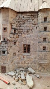 Chateau de Dol de Bretagne - Les deux escaliers extérieurs